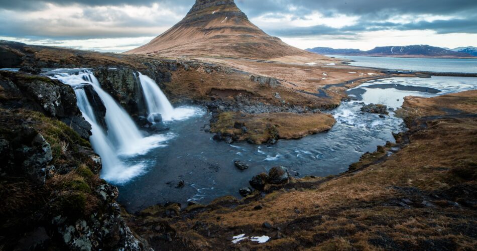 10 Tempat Liburan di Islandia Menakjubkan untuk Dikunjungi