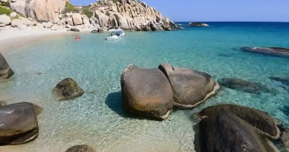 Perjalanan Wisata 10 Keindahan dan Pemandangan Pantai Mui Ne