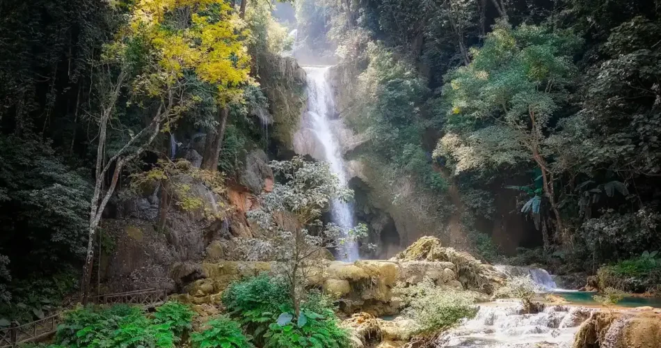 10 Pesona Wisata Air Terjun di Asia Tenggara: Keindahan Alam