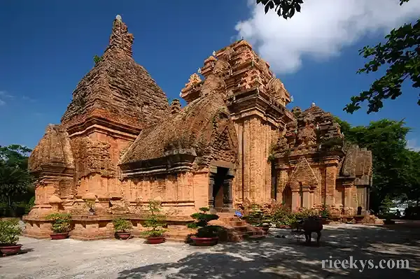 Tempat Wisata yang Wajib Dikunjungi di Nha Trang: Perjalanan yang Tak Terlupakan