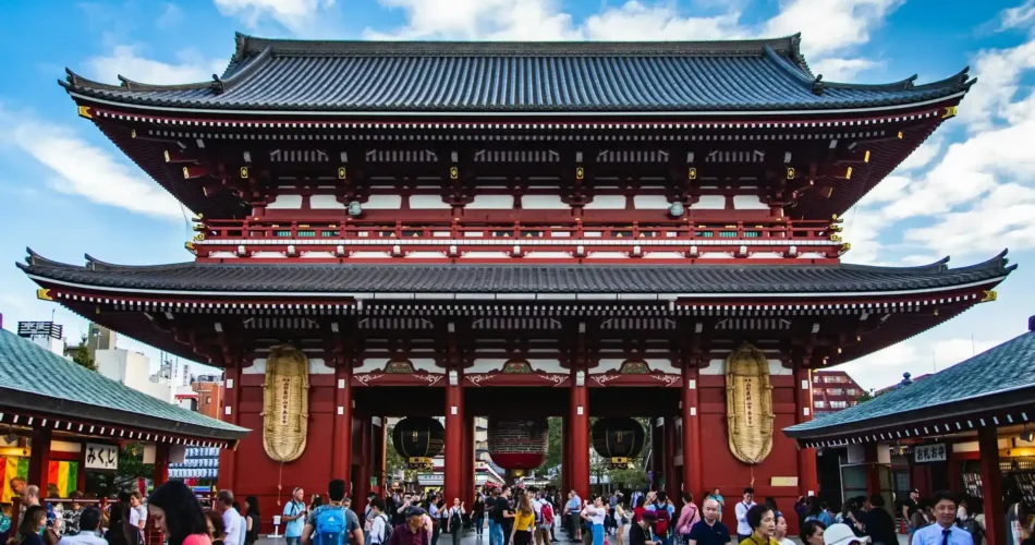 Kuil Senso-ji, Tokyo: Keberagaman Spiritual di Pusat Kota